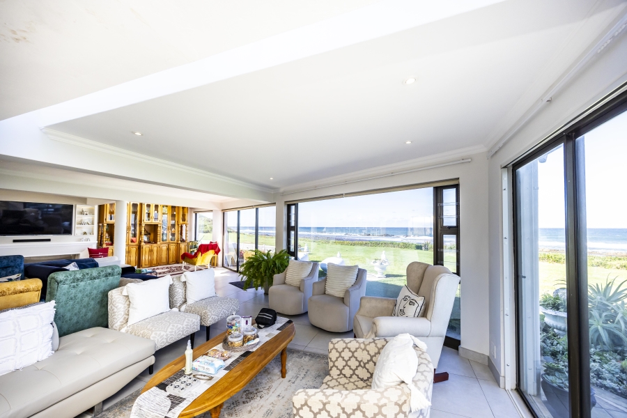 5 Bedroom Property for Sale in Gonubie Eastern Cape